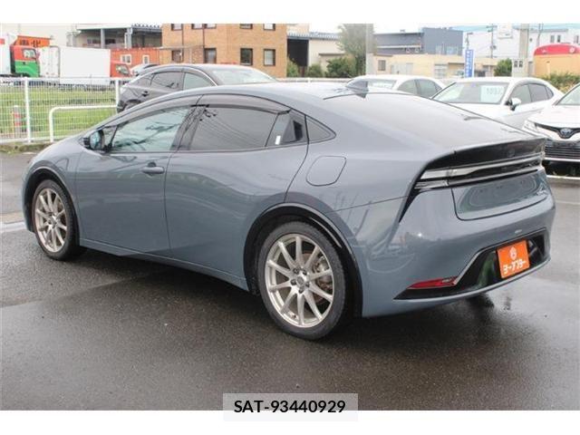 Toyota PRIUS PHV 2024-04 8831212-12