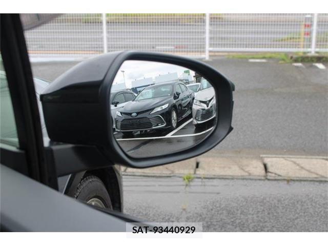 Toyota PRIUS PHV 2024-04 8831212-22