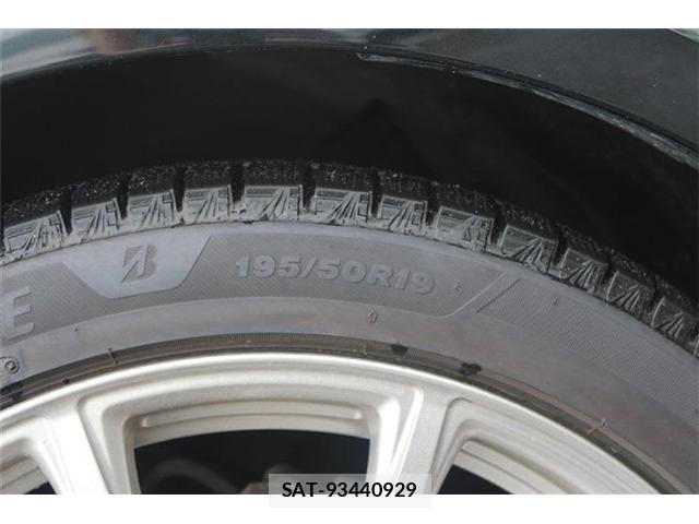 Toyota PRIUS PHV 2024-04 8831212-25