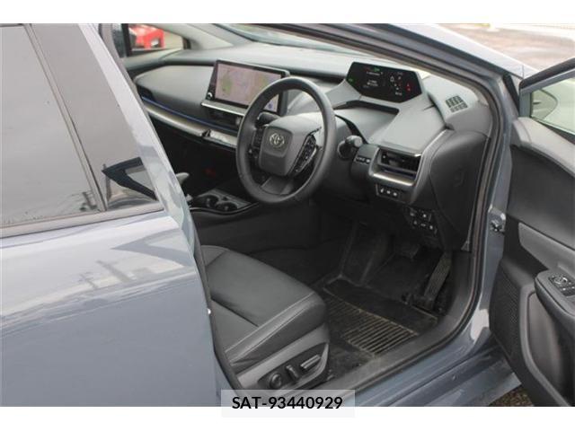 Toyota PRIUS PHV 2024-04 8831212-26