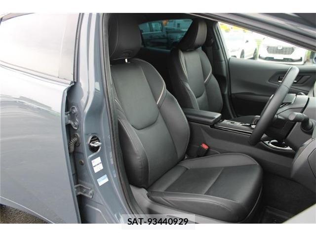 Toyota PRIUS PHV 2024-04 8831212-28