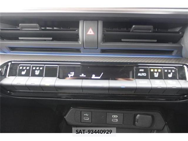 Toyota PRIUS PHV 2024-04 8831212-4