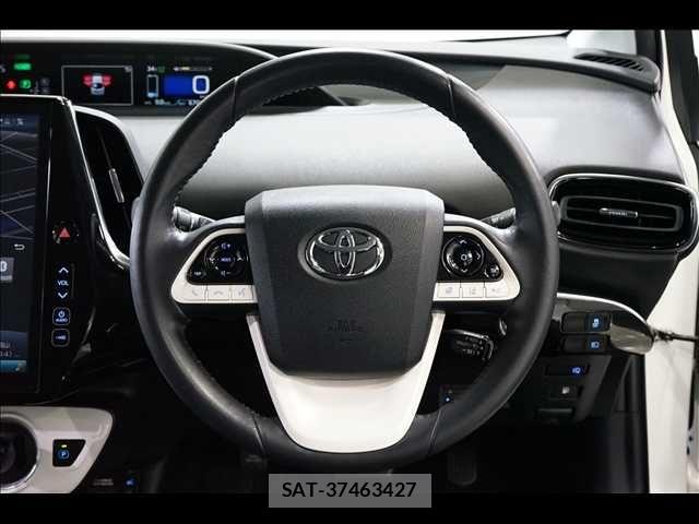 Toyota PRIUS PHV 2017-05 8831213-9