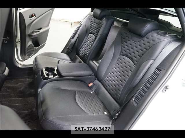 Toyota PRIUS PHV 2017-05 8831213-17