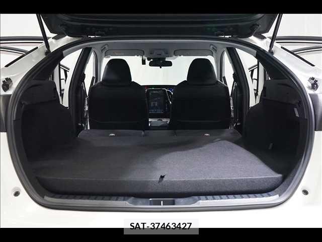 Toyota PRIUS PHV 2017-05 8831213-18