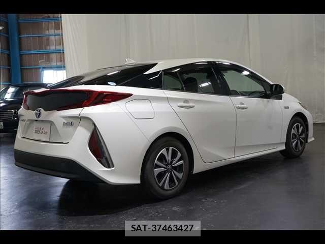 Toyota PRIUS PHV 2017-05 8831213-8