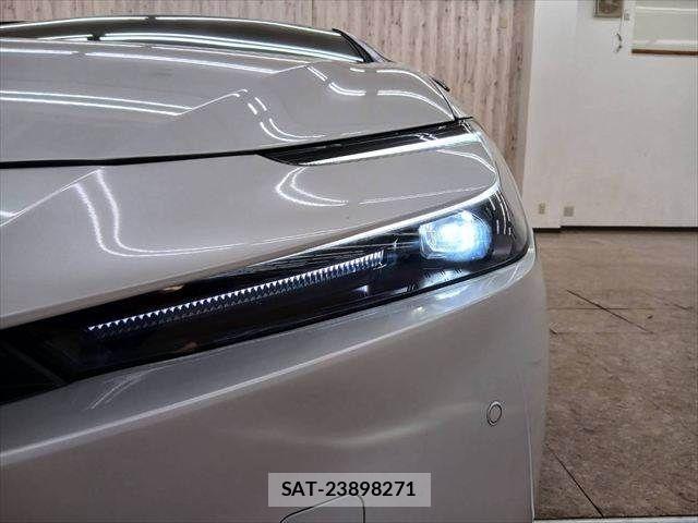 Toyota PRIUS PHV 2024-03 8831210-10