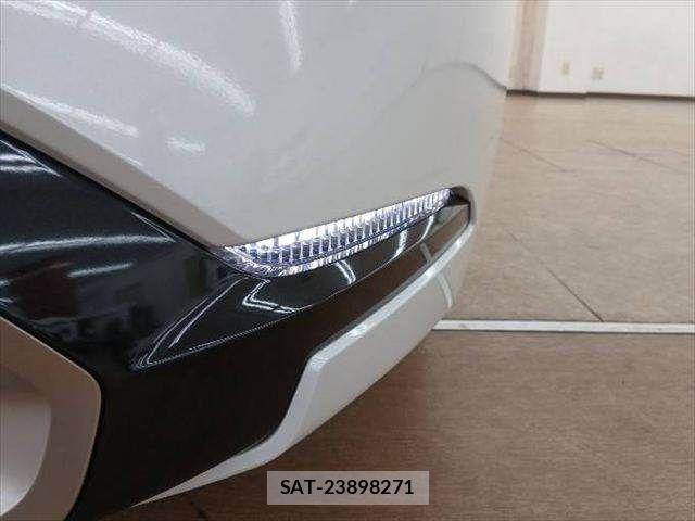 Toyota PRIUS PHV 2024-03 8831210-11