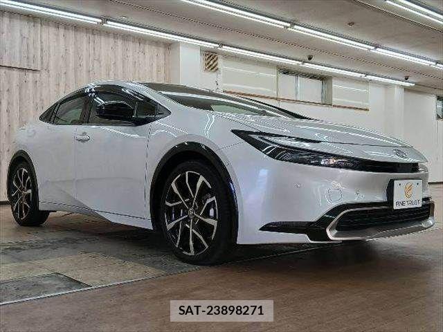 Toyota PRIUS PHV 2024-03 8831210-14