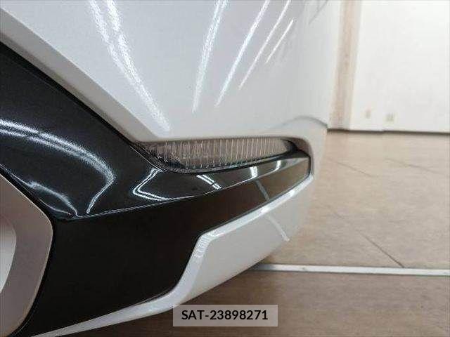 Toyota PRIUS PHV 2024-03 8831210-21