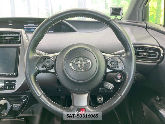 Toyota PRIUS PHV 2019-09 8831211-10
