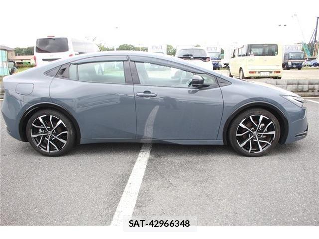 Toyota PRIUS PHV 2025-10 8831206-9