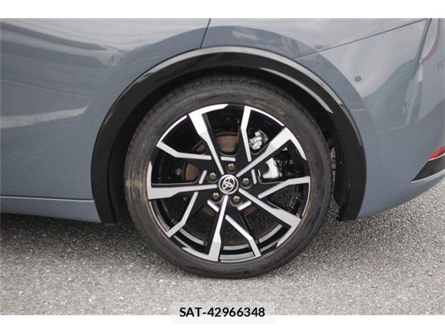 Toyota PRIUS PHV 2025-10 8831206-24