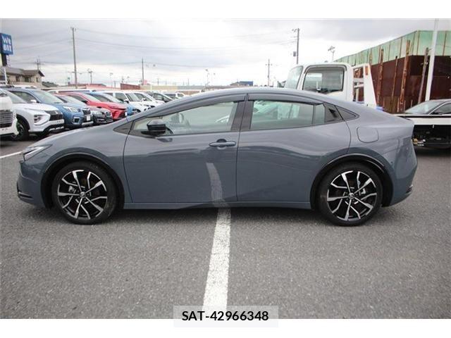 Toyota PRIUS PHV 2025-10 8831206-7