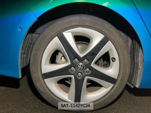 Toyota PRIUS PHV 2018-04 8850428-9