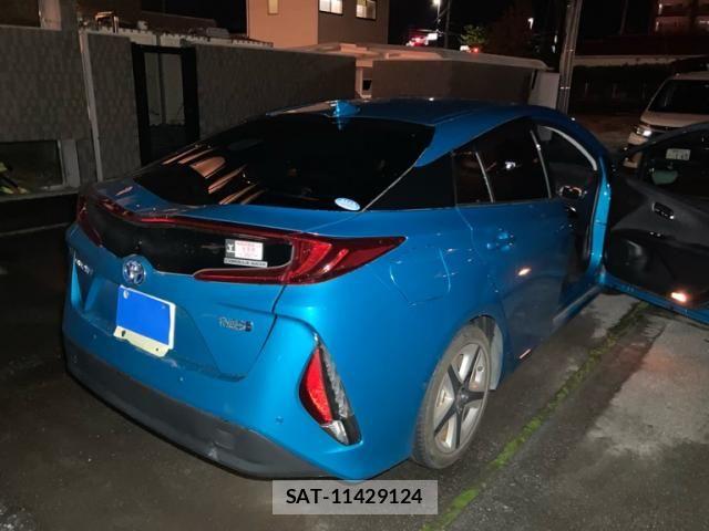 Toyota PRIUS PHV 2018-04 8850428-10