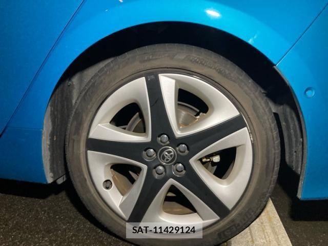 Toyota PRIUS PHV 2018-04 8850428-13