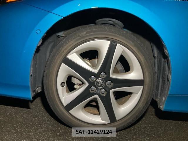Toyota PRIUS PHV 2018-04 8850428-14