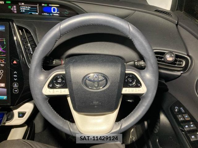Toyota PRIUS PHV 2018-04 8850428-19
