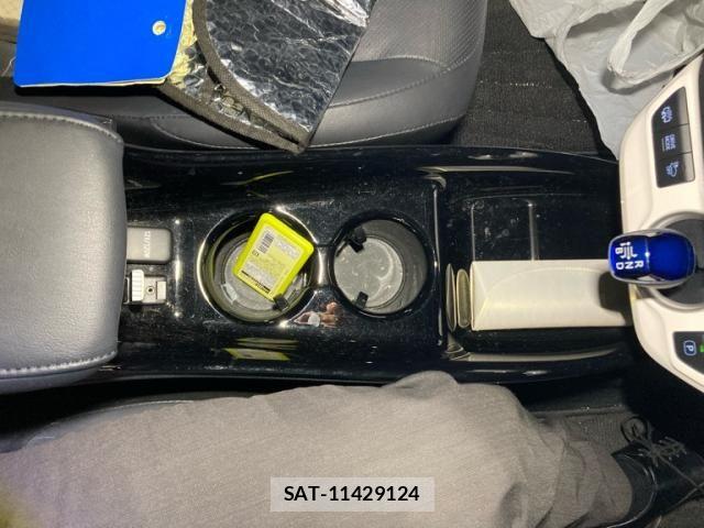 Toyota PRIUS PHV 2018-04 8850428-20