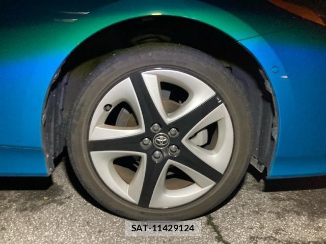 Toyota PRIUS PHV 2018-04 8850428-3