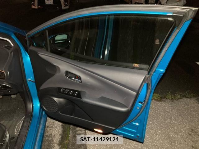 Toyota PRIUS PHV 2018-04 8850428-5