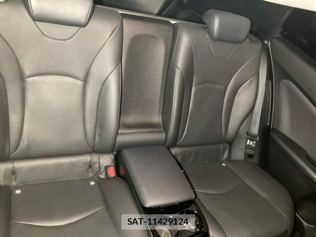 Toyota PRIUS PHV 2018-04 8850428-8