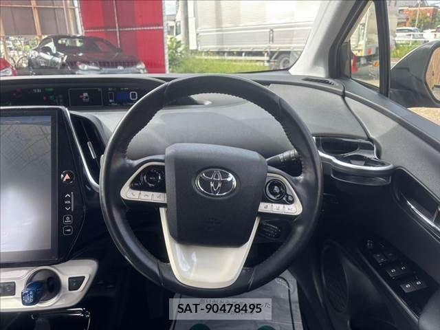 Toyota PRIUS PHV 2017-12 8850429-10