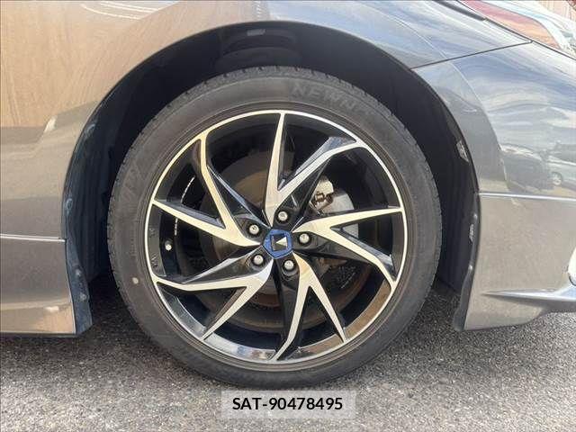 Toyota PRIUS PHV 2017-12 8850429-13