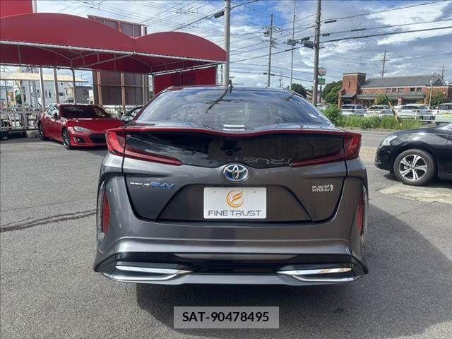 Toyota PRIUS PHV 2017-12 8850429-19