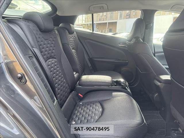 Toyota PRIUS PHV 2017-12 8850429-8