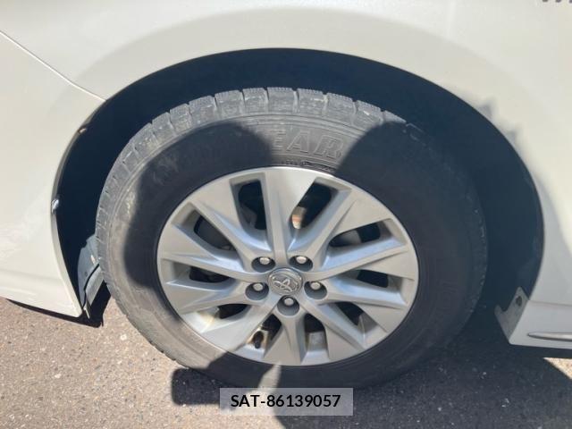 Toyota PRIUS PHV 2014-01 8850430-9