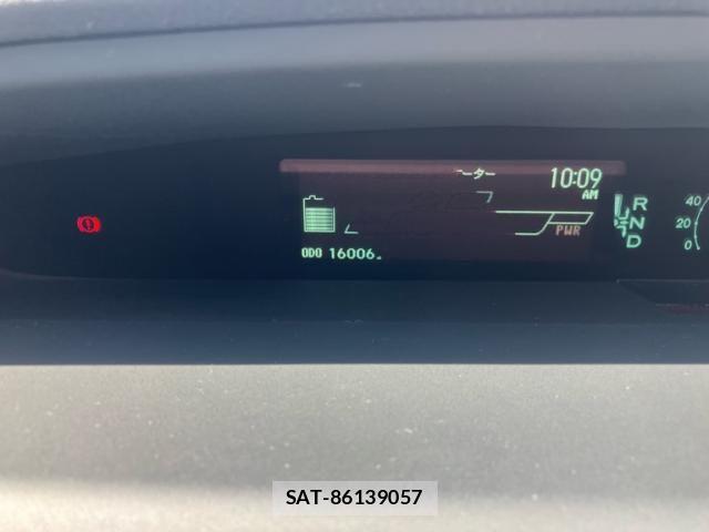Toyota PRIUS PHV 2014-01 8850430-18