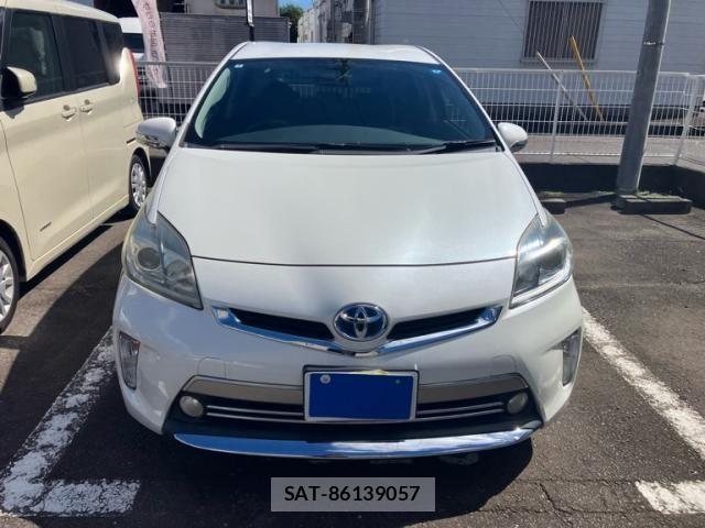 Toyota PRIUS PHV 2014-01 8850430-1