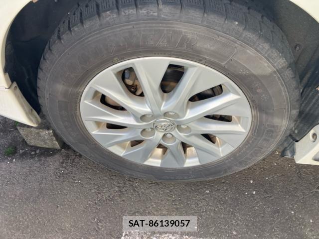 Toyota PRIUS PHV 2014-01 8850430-6