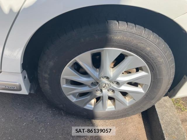 Toyota PRIUS PHV 2014-01 8850430-8