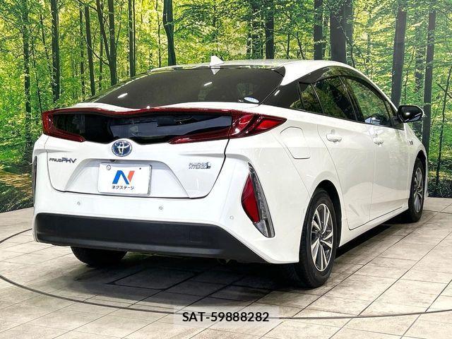 Toyota PRIUS PHV 2018-05 8871870-16