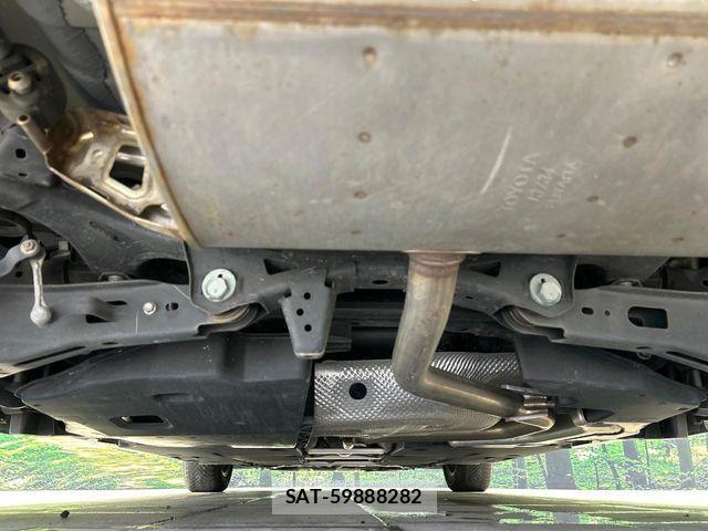 Toyota PRIUS PHV 2018-05 8871870-18