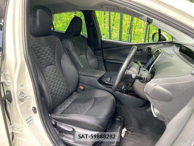Toyota PRIUS PHV 2018-05 8871870-7