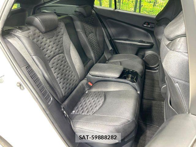 Toyota PRIUS PHV 2018-05 8871870-8
