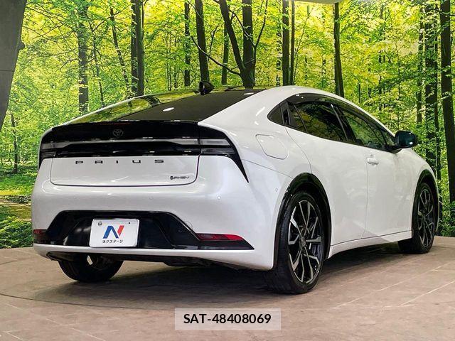 Toyota PRIUS PHV 2023-03 8881712-16