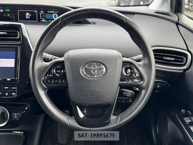Toyota PRIUS PHV 2019-05 8881716-13