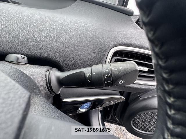 Toyota PRIUS PHV 2019-05 8881716-17