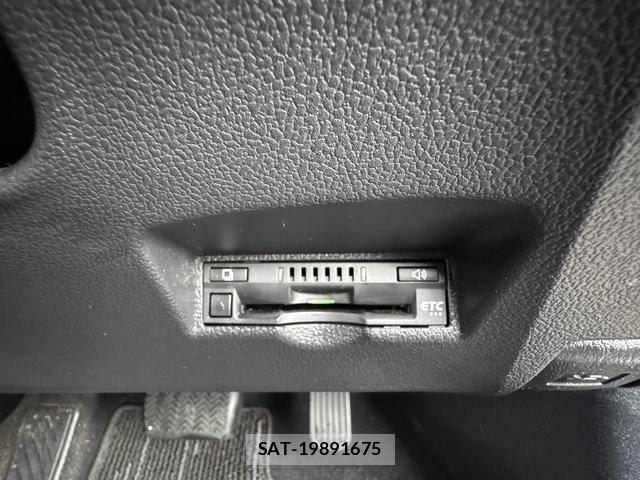Toyota PRIUS PHV 2019-05 8881716-23
