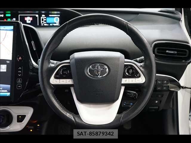Toyota PRIUS PHV 2017-11 8881715-9