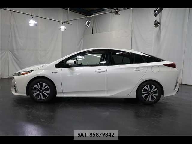 Toyota PRIUS PHV 2017-11 8881715-14