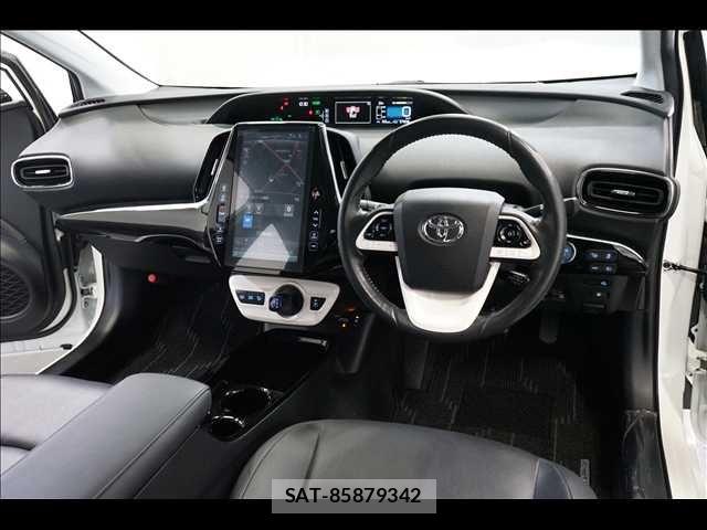 Toyota PRIUS PHV 2017-11 8881715-1