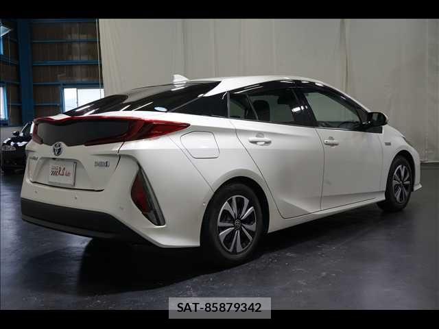 Toyota PRIUS PHV 2017-11 8881715-8