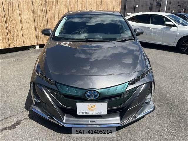 Toyota PRIUS PHV 2017-03 8881717-13