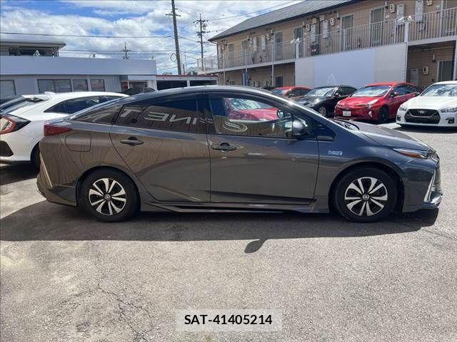 Toyota PRIUS PHV 2017-03 8881717-15